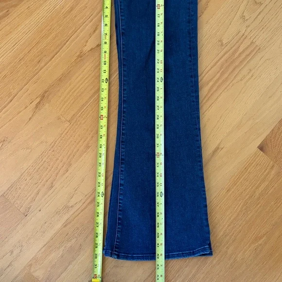 Frame The Icon Jean size 30 Loner dark wash flare